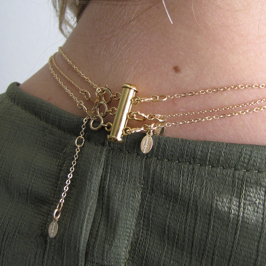 Necklace detangler deals clasp