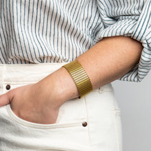 Load image into Gallery viewer, Gold Mesh Cuff