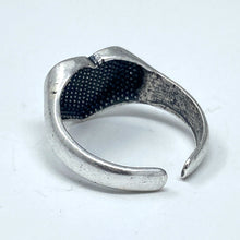 Load image into Gallery viewer, Silver Heart Signet Ring