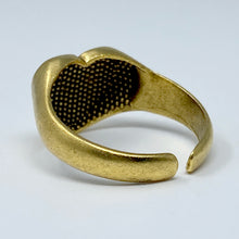 Load image into Gallery viewer, Gold Heart Signet Ring