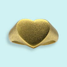 Load image into Gallery viewer, Gold Heart Signet Ring