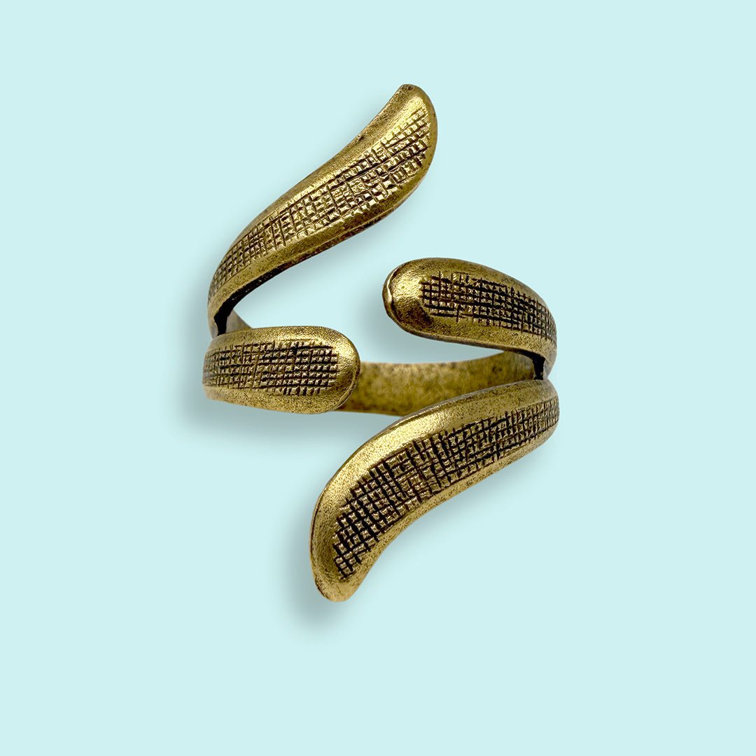 Antique Gold Swirl Ring - Ornamental Things