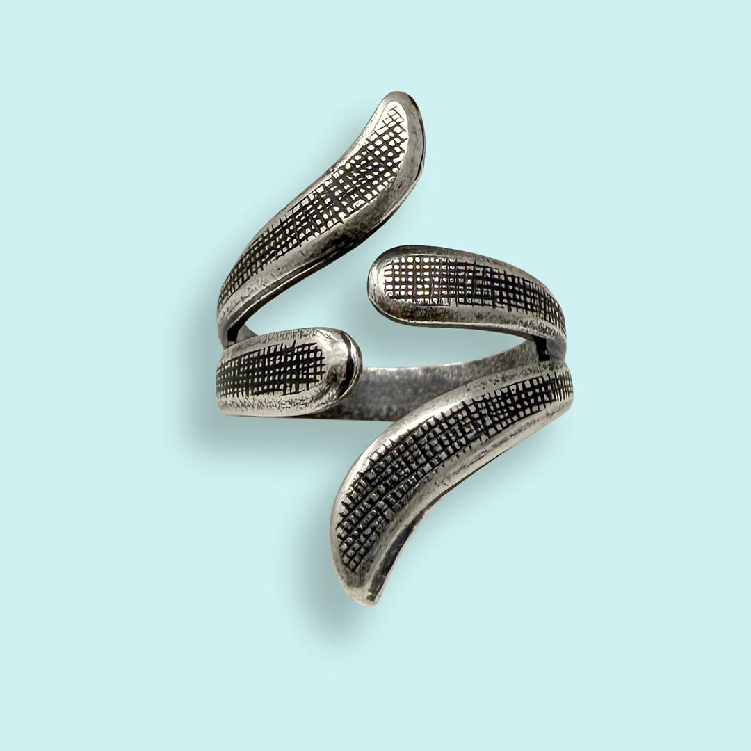 Silver Swirl Ring - Ornamental Things