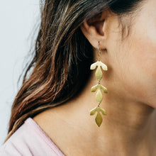 Load image into Gallery viewer, Leafy Vine Earrings