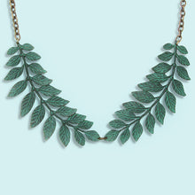 Load image into Gallery viewer, Leafy Collar Necklace