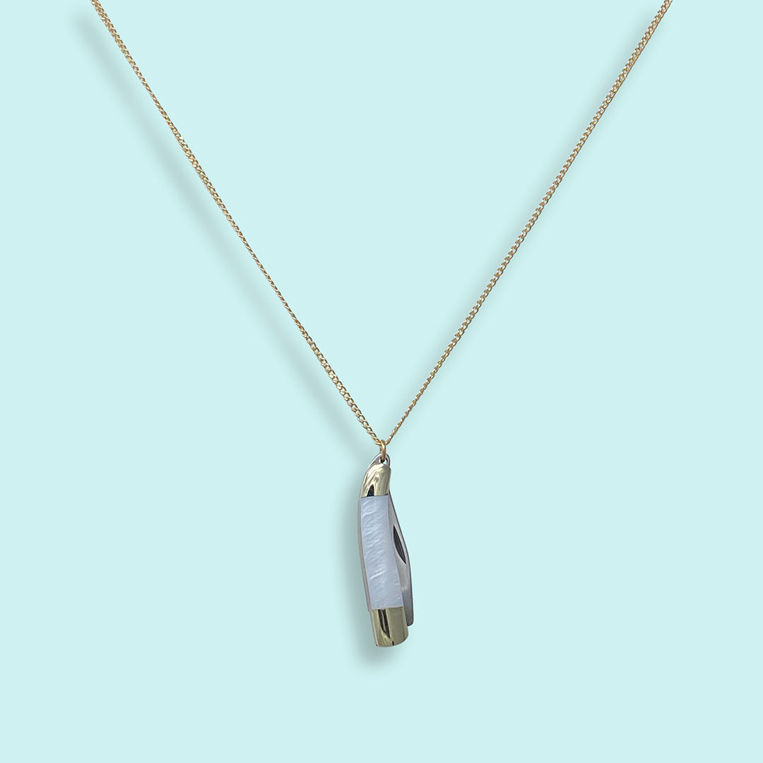 Willow Knife in Pearl Necklace