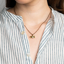 Load image into Gallery viewer, Handshake Necklace
