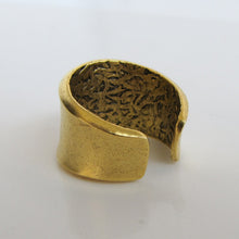 Load image into Gallery viewer, Gold Concave Band Ring