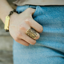 Load image into Gallery viewer, Gold Leaf Lace Ring