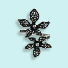 Load image into Gallery viewer, Silver Lily Flower Ring