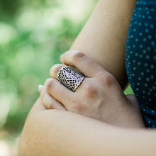 Load image into Gallery viewer, Silver Leaf Lace Ring